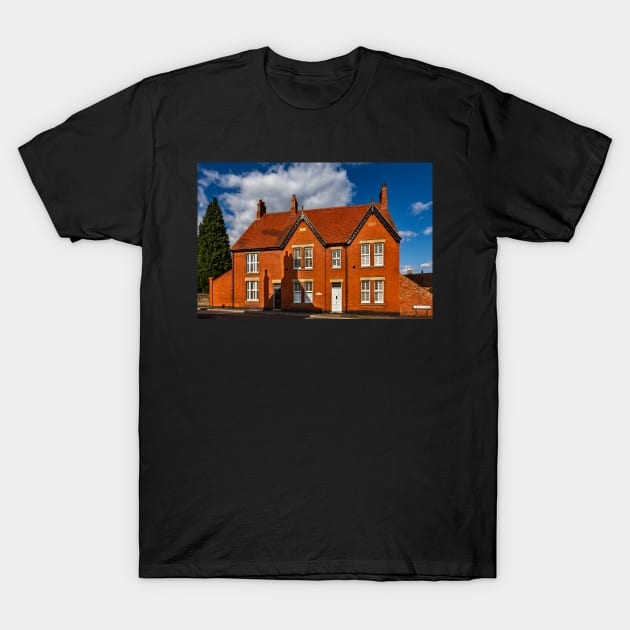 A red house T-Shirt by jasminewang